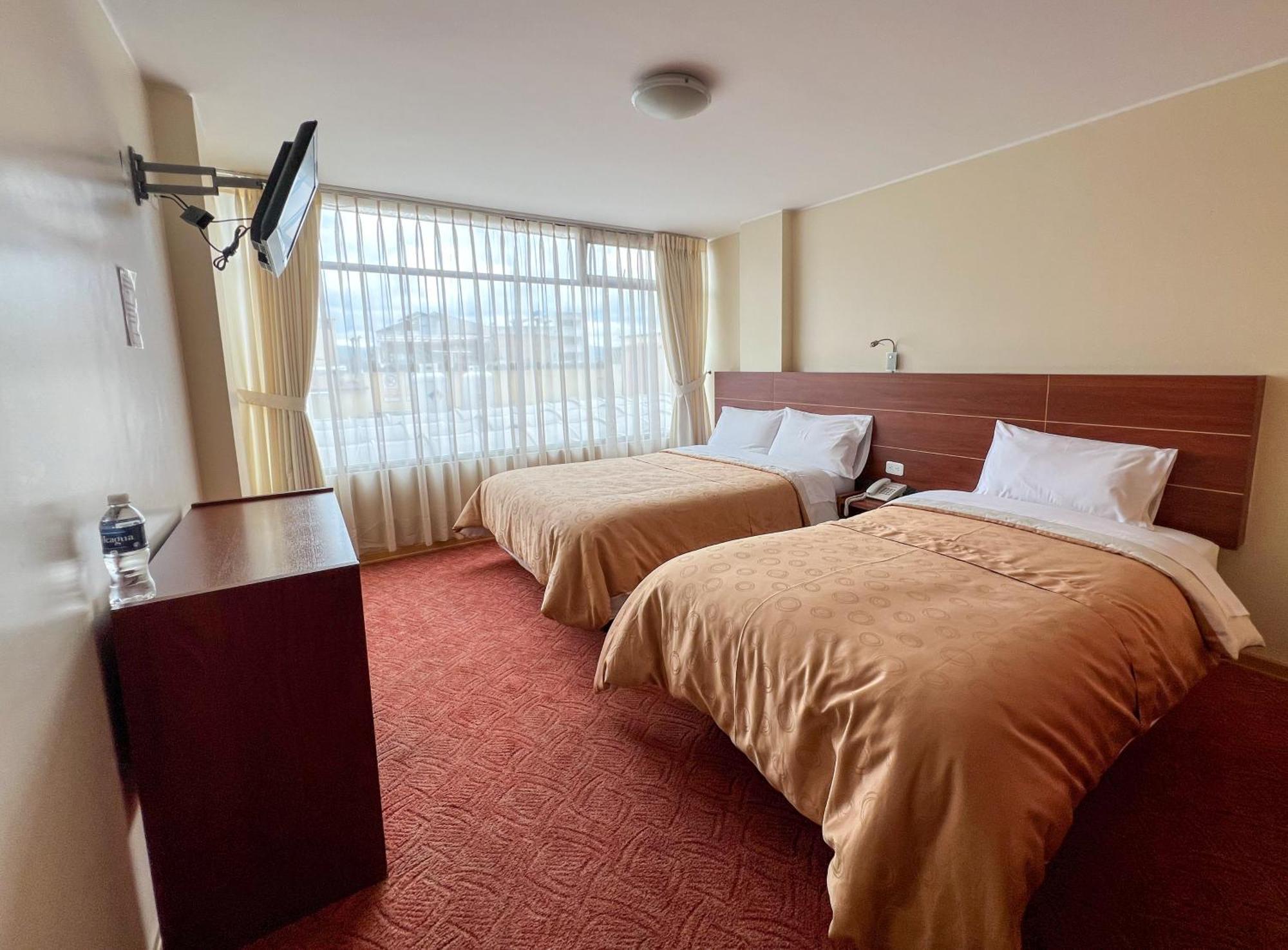 Hotel Flor De Los Andes Tulcán المظهر الخارجي الصورة