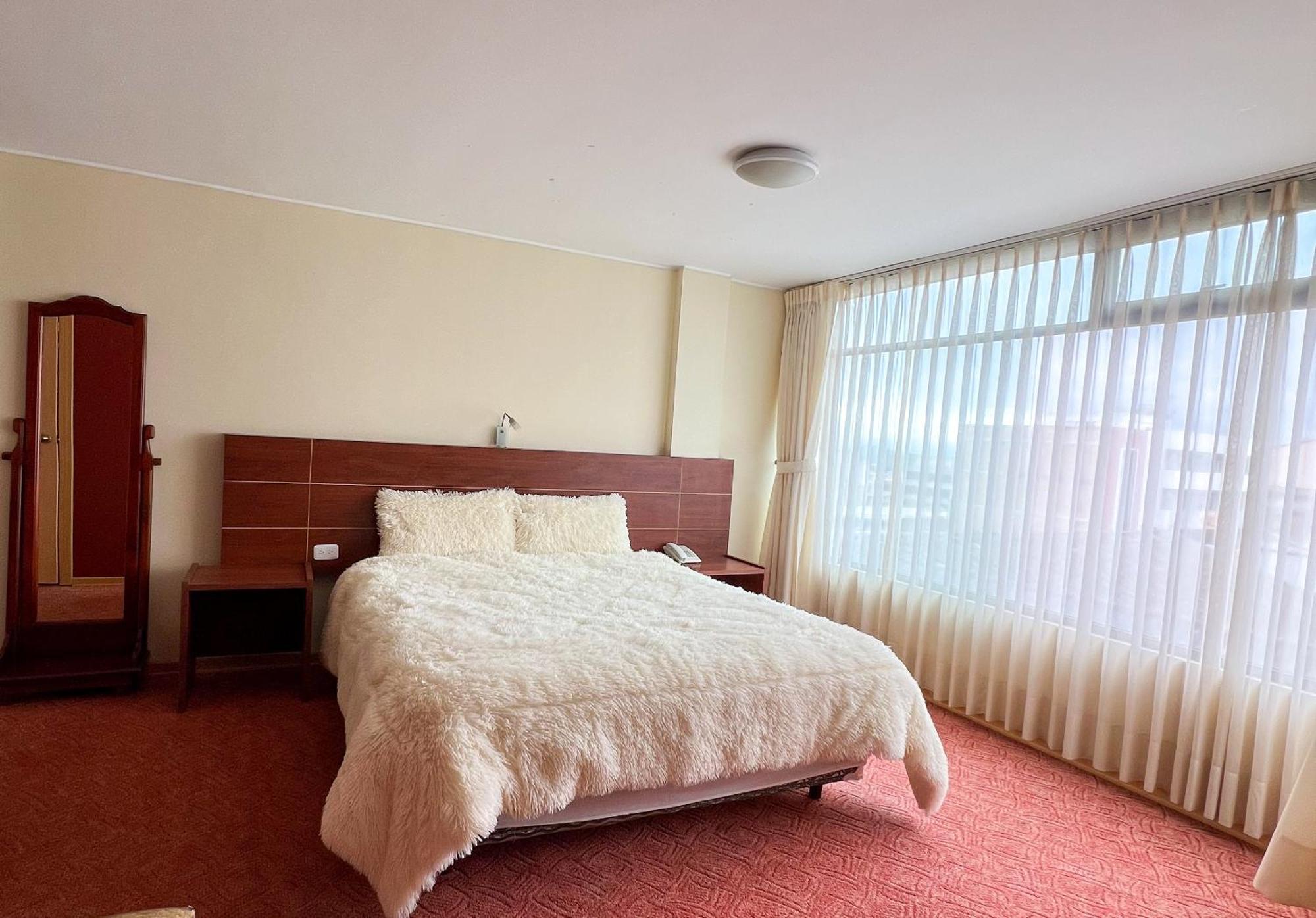 Hotel Flor De Los Andes Tulcán المظهر الخارجي الصورة